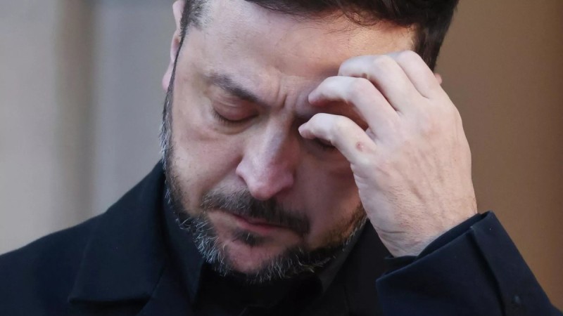 Зеленскийге тықыр таянды: Украина президенті өз орнын сақтап қала ала ма?