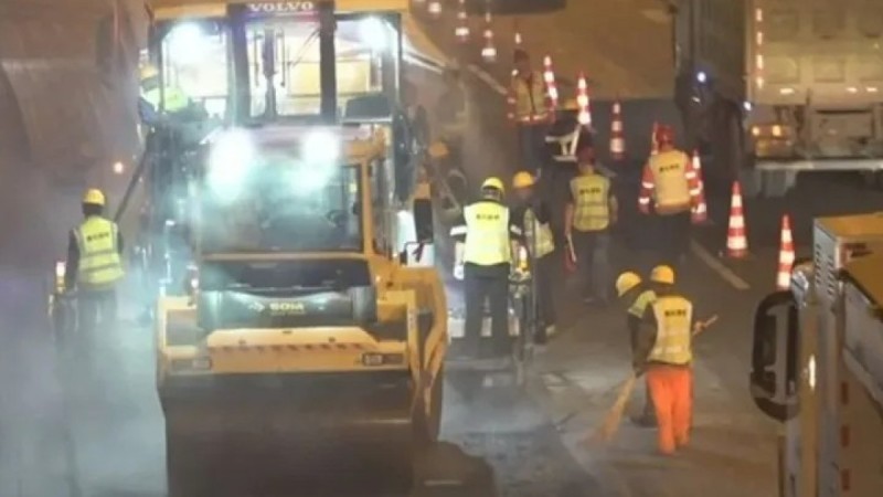 Қытайлар бір түнде 8 мың тонна асфальт төсеп, жолды қалпына келтірген