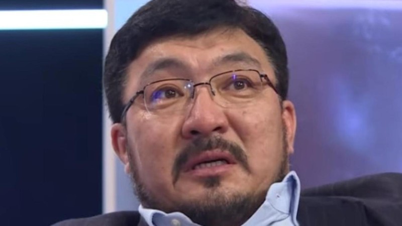 Тоқтар Серіков отбасы құндылықтары жайлы айтып, желі оқырмандарына ой салды (ВИДЕО)