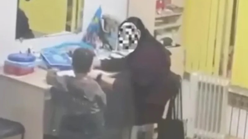 Логопед бір жыл бойы баланы ұрып келген