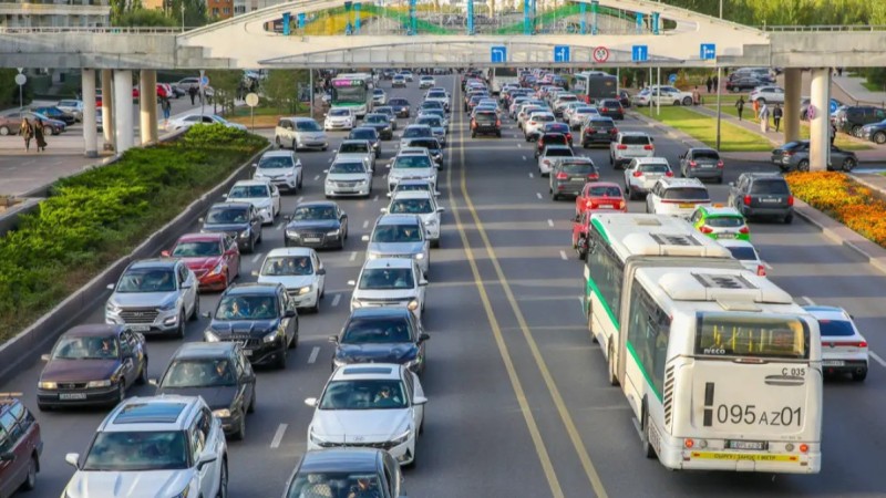Елордада жұмыс кестесінің өзгеруі көлік кептелісін азайтты ма – Жеңіс Қасымбек жауабы