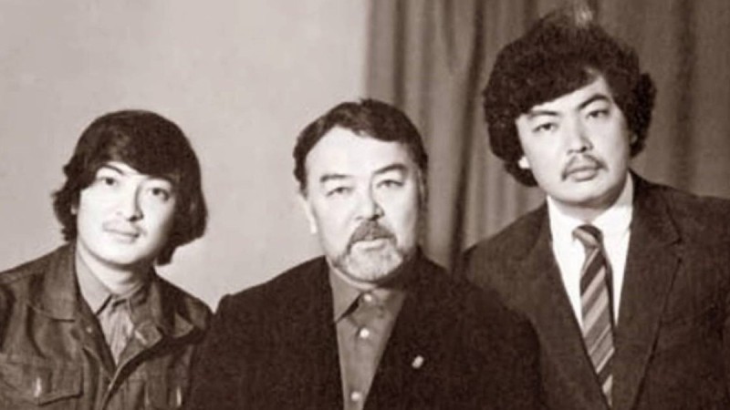 "Ұлдарымның өлімін өзімнен көремін": Асанәлі Әшімов екі баласы неден қайтыс болды?