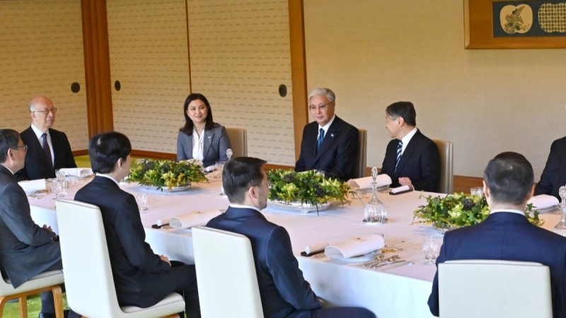 Император Нарухито Тоқаевты Жапония сарайында күтіп алды