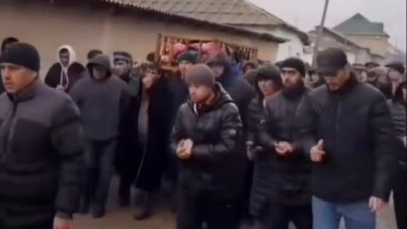 "Маған ақша емес, бала керек": Ресейде қайтыс болған 10 жастағы тәжік баласының анасы шырылдап отыр (ВИДЕО)