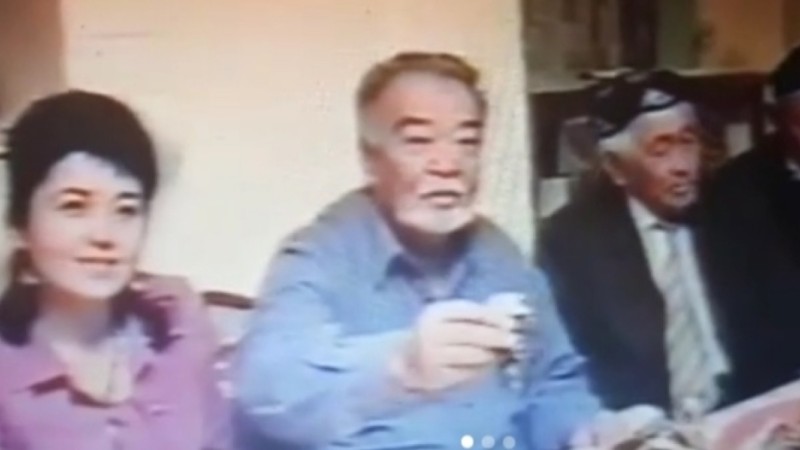 "Құлақ ұстатты": Марқұм Асанәлі Әшімовтің ескі видеосы жүректі селт еткізді