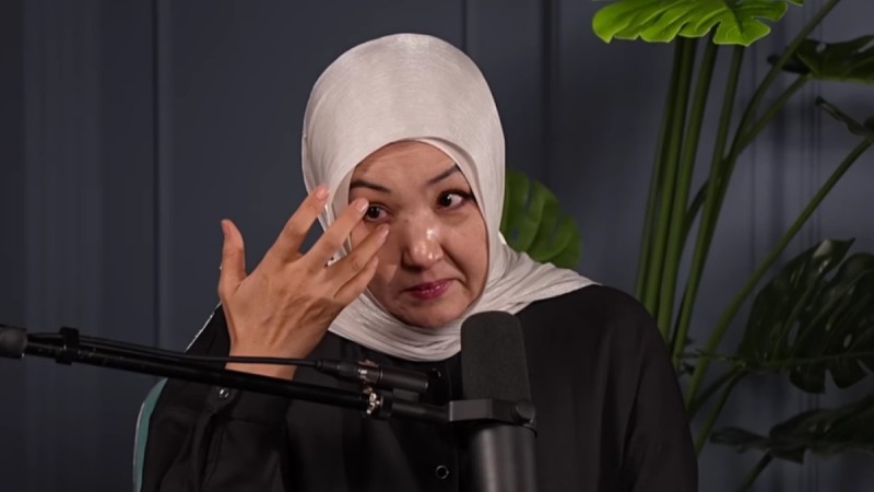 "Балам шетінеп кетті, күйеуім қуып шықты": Индира Расылхан бірінші некесі туралы ашық айтты (ВИДЕО)