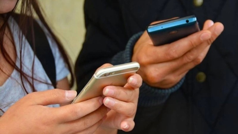 "Үш ай қатарынан 100 адамнан аударым": қазақстандықтарға мобильді аударымдар бойынша ескерту жасалды