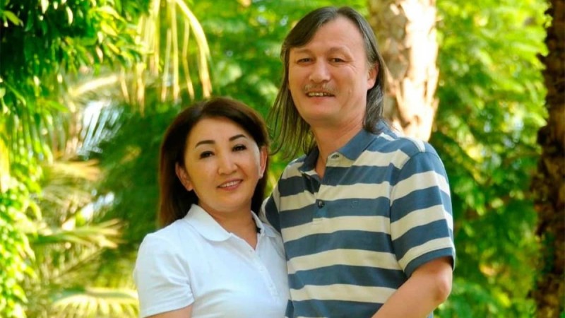 "Ұлықпанның атына кір келтіріп отыр": Танымал әншінің әйелі шұғыл мәлімдеме жасады (ФОТО)