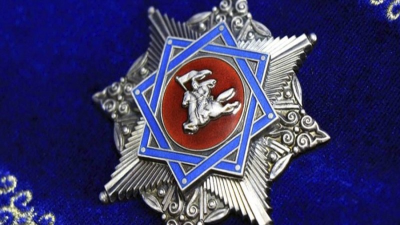 Экс-президент барлық мемлекеттік наградаларынан айырылды