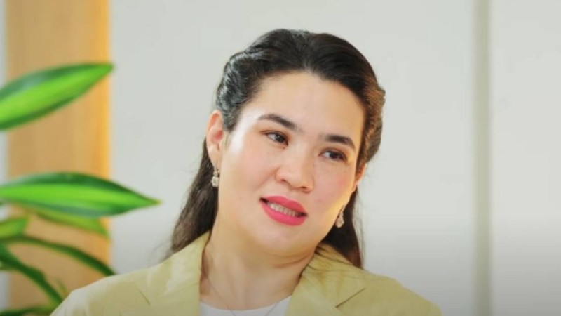 "Аяқ астынан босанып қалдым": Танымал мектеп директоры ел естімеген жаңалығын айтты (ФОТО)