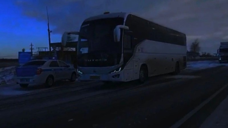 Қостанай облысында боран соғып, 47 жолаушысы бар автобус тас жолда тұрып қалды