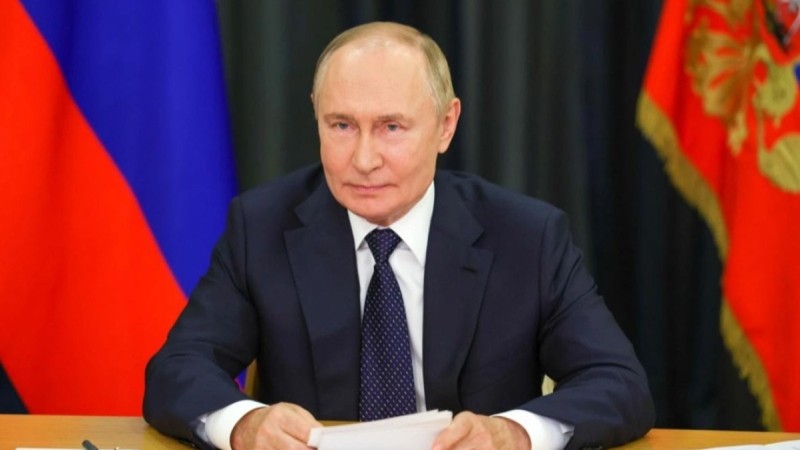 Макрон Путинмен келіссөзді алдағы апталарда өткізбек