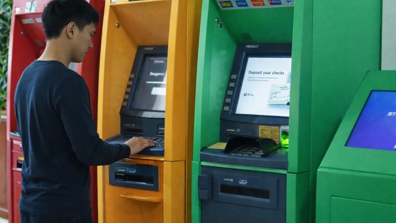 Банкоматтан ақша шешкен деректер енді алты айға дейін базаға енгізіледі. Жаңа талаптар нені өзгертпек?