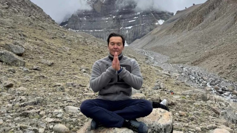 Назарбаевтың немересі адамзатқа рухани тәлімгер болуды шешті