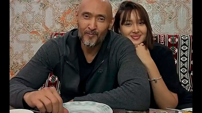 «Өмірдің астаң-кестеңі шықты»: Мұрат Бисембиннің қызы елді жылататын жазба жариялады