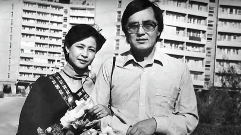 "Бір сен едің аңсаған таңым": Роза Рымбаева марқұм күйеуін еске алды (ФОТО)