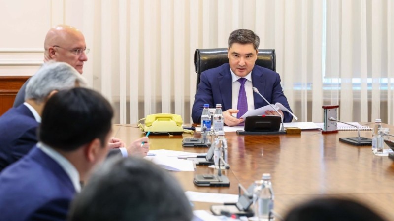 Олжас Бектенов энергия тапшылығы мәселесін шешу үшін жаңа қуаттарды генерациялау мәселелері бойынша жиын өткізді