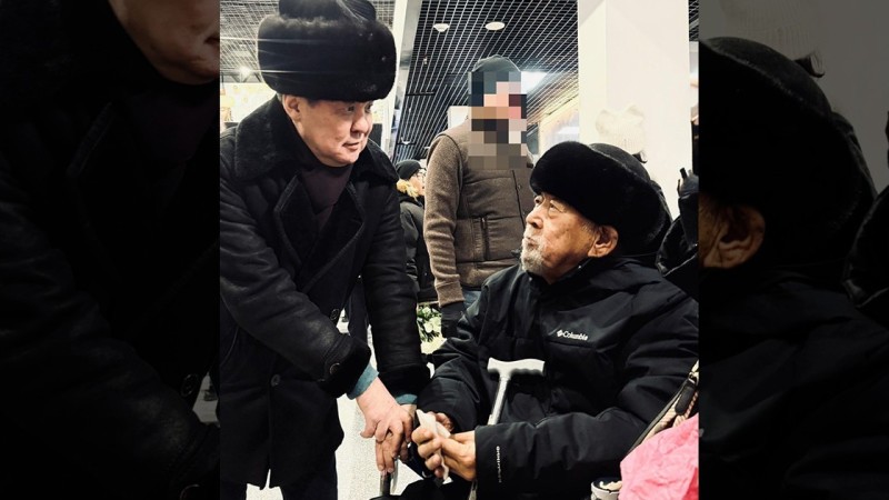 "Пушкиннің өзінен кейін ешкім жатпаған ба?": Желіде Жүрсін Ерман жайлы әңгіме айтылды