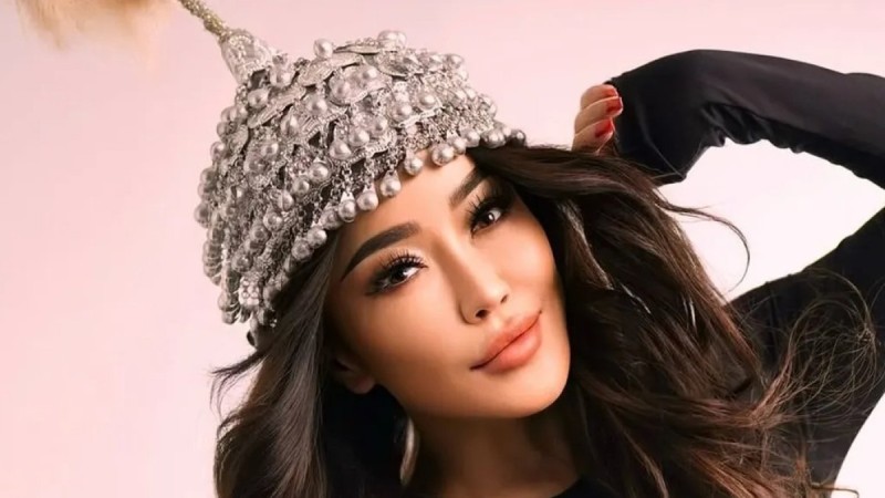 Әнші Маржан Арапбаеваны күйеуі ұрып, шашынан сүйреген