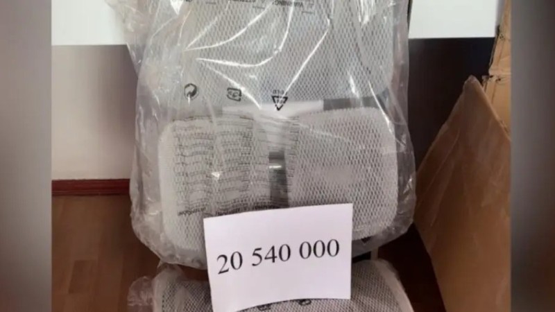 Шымкентте университет басшылығы бір креслоны 20 млн теңгеге сатып алған