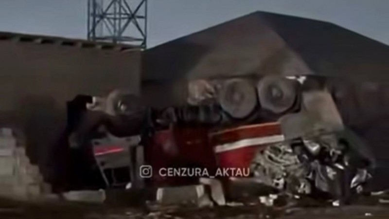 Жаңаөзендегі сұмдық оқиға: өрт сөндіру көлігі үйге соғылып, кішкентай қыз көз жұмды