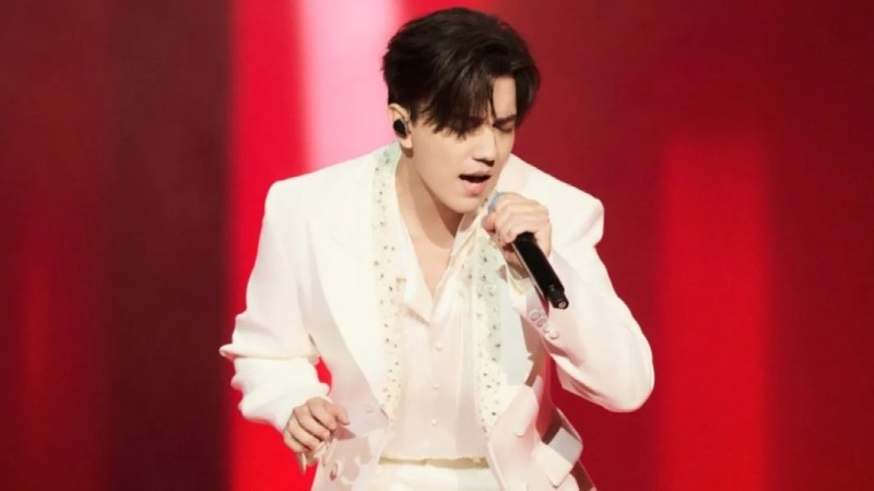 «Eminem-нен асып түсті»: Димаш Құдайберген Қытай халқын осы жолы рэп оқып таңғалдырды