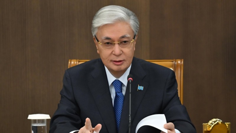 «Жағдай ұлттық қауіпсіздікке қатер төндіруі мүмкін»: Тоқаев күштік құрылымдарға тапсырма берді