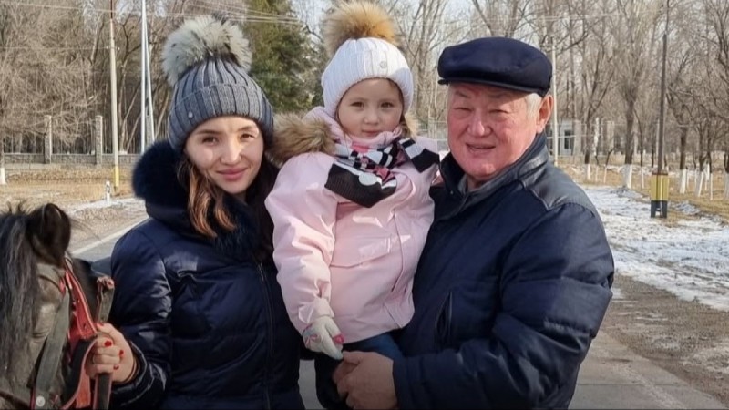 "70-ке келдім, бәрін білемін деп жүруші едім": Бердібек Сапарбаевтың келіні естелігін бөлісті