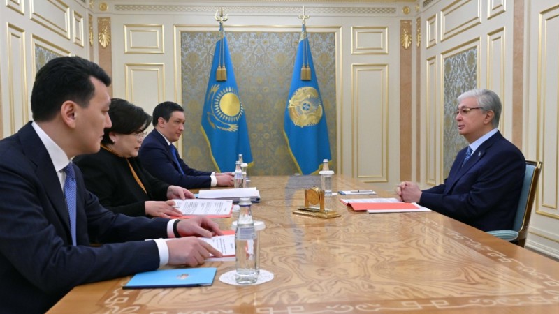 Президент Конституциялық комиссия жетекшілерімен жұмыс кеңесін өткізді