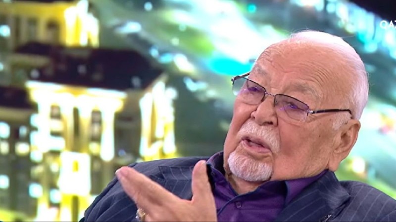 "Адам боп қалу, сабыр мен еңбек": Асанәлі Әшімовтің толғанысқа толы жазбалары тарады (ФОТО)