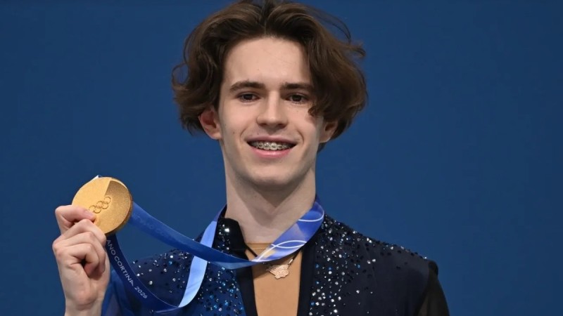 Қазақстандық компания Михаил Шайдоровқа үш бөлмелі пәтер сыйламақ