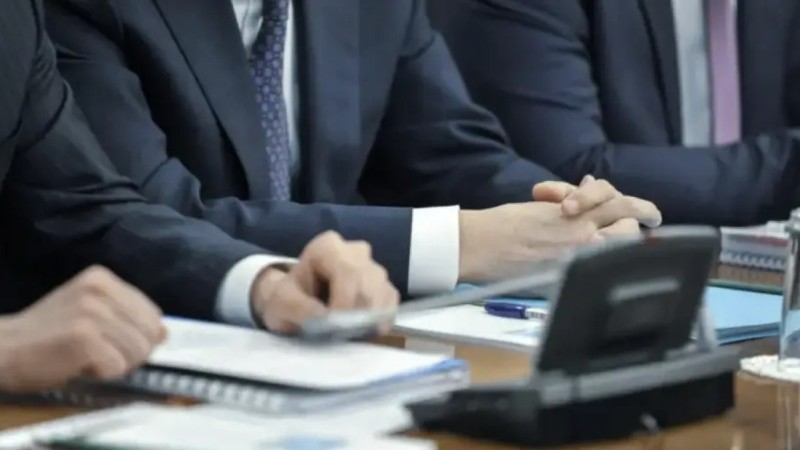 "Шай, кофе ішеді, жұмысы жоқ": «Бәйтерек» басшысы Президенттің сынына қалай жауап берді?