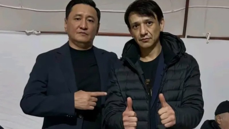 Ерболат Құдайберген өзін қаралағандарға әнмен жауап берді