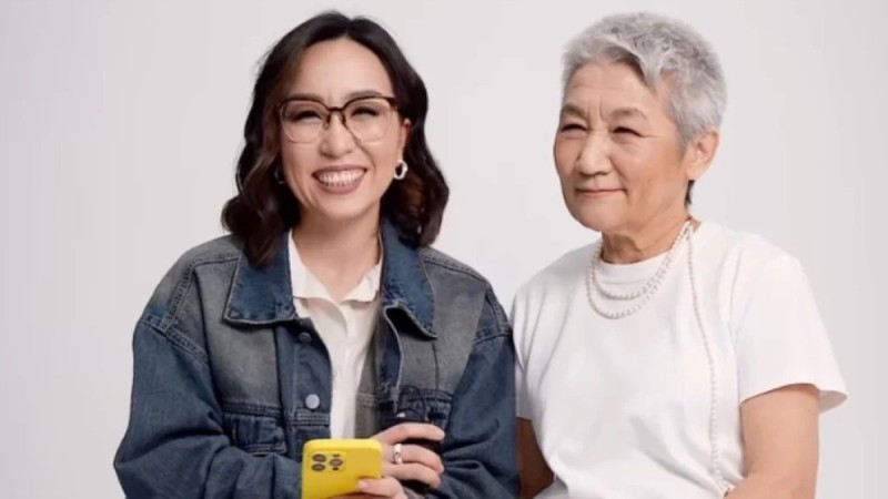 “Әлемдегі ең қатал ана”: Дина Төлепберген алғаш анасын көрсетіп, туған күнімен құттықтады