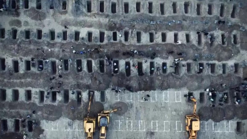 Иранда мектепке жасалған соққыдан қаза тапқан оқушылар мен мұғалімдер жерленді