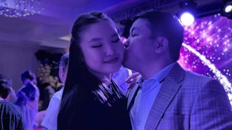 «Отбасым жанымда болса...»: Дубайда оқып жүрген Тұрсынбек Қабатовтың қызы әсерлі жазба жариялады