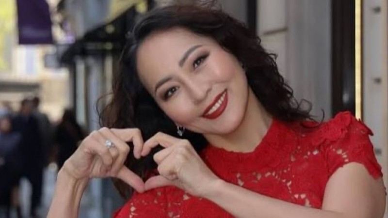 “Оразада су бермеді”: Айгүл Иманбаева ұшақта ұрыс шығарды