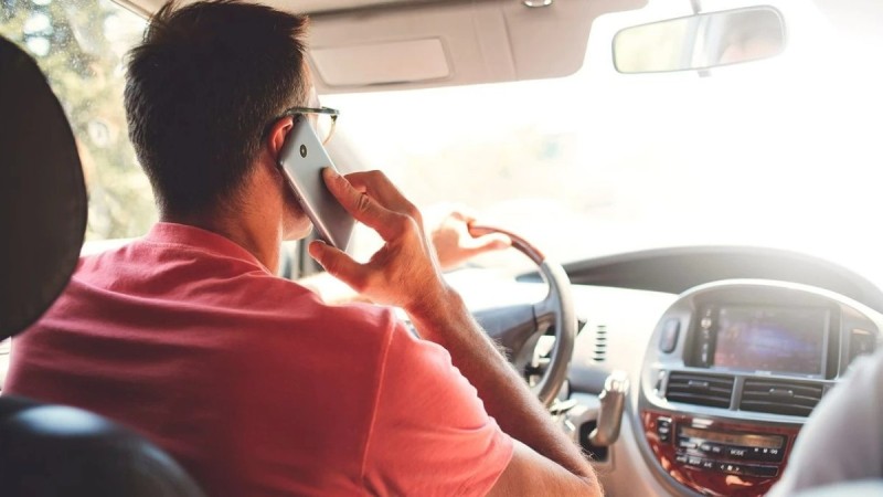 Алматыда камералар рөлде телефон ұстап отырған жүргізушілерді тіркей бастады