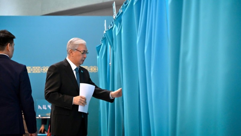 Экзитпол нәтижелері: қазақстандықтар жаңа Конституцияны қолдады