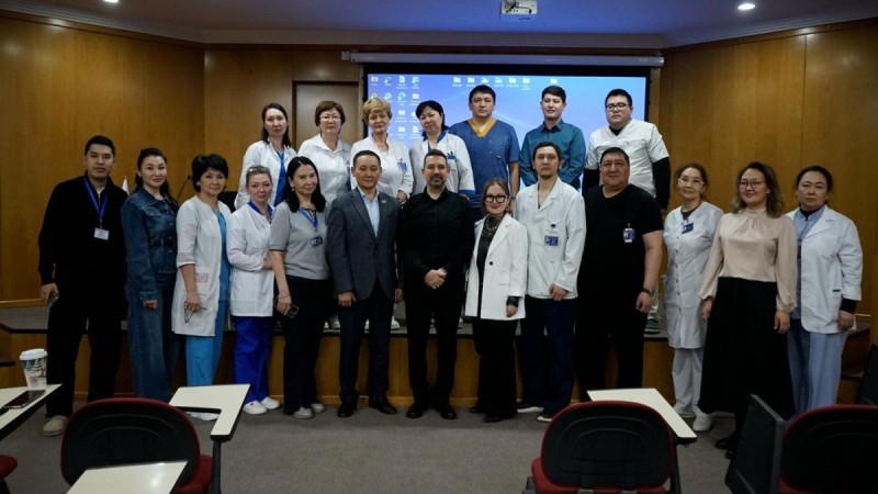 Жезқазған медициналық орталығы әлемдік деңгейдегі нейрохирургия сарапшысын қабылдады