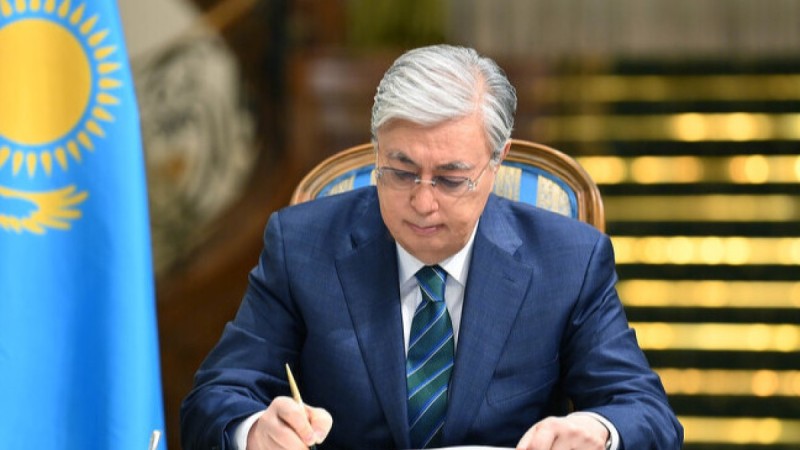 Тоқаев тағы рақымшылық жариялады: кімдер жазадан босатылуы мүмкін?