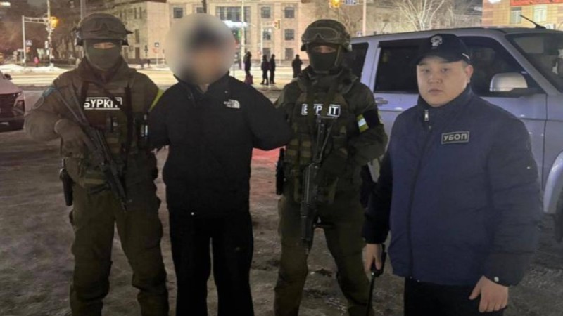 ШҚО-да колледж студенті құрдастарынан ақша бопсалап, қамап ұстаған