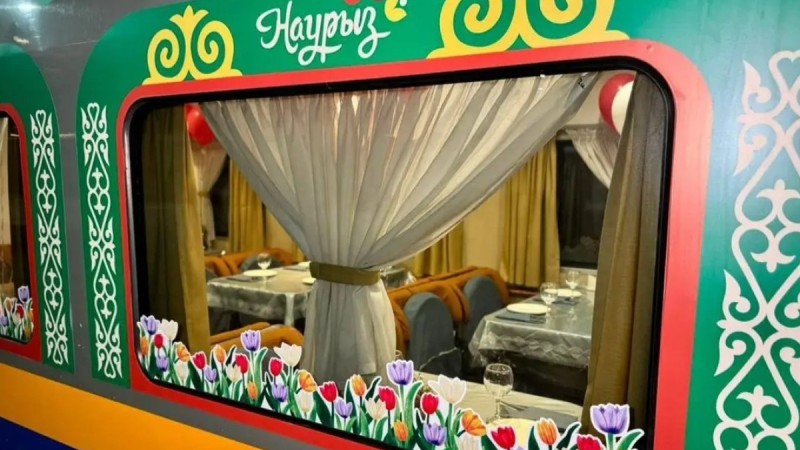 Ұлттық нақышта безендірілген пойыздар жолға шықты