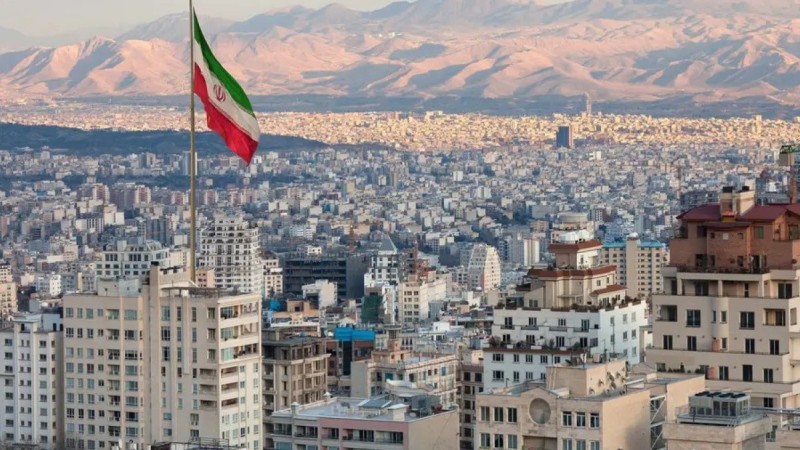 Трамп Иранға 48 сағат ішінде талап қойды: Тегеран Ақ үйге қатаң жауап берді