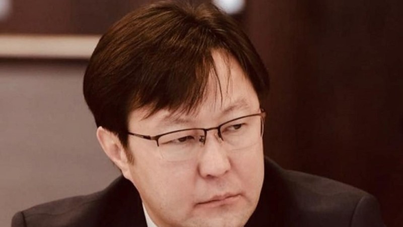 «Рыжий Алмаздың ұлымын»: Ақын Ақберен Елгезек жеке өмірі туралы сыр шертті