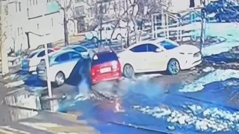 Әйеліне сеніп, көлігін берген күйеуі күтпеген оқиғаға тап болды (ВИДЕО)