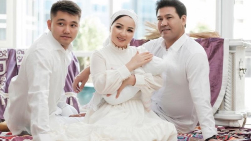 “Көлік пен шетелге төрт жолдама”: Жазира мен Жанболат тойдағы қонақтарға ерекше тосынсый дайындады