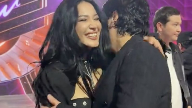 “Неге белінен құшақтады?” - Мейрамбек Беспаев танымал блогермен амандасамын деп сынға қалды