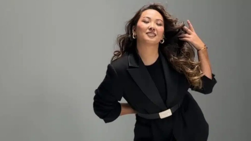 "Байдың қатындарына еліктеп жүр": Тұрсынбектің әйелі тағы сынға қалды