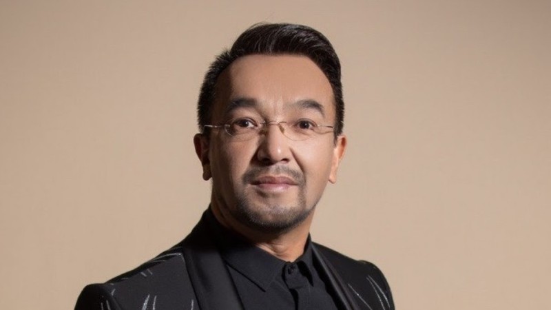 Нұрлан Албан анасының қабір басына барып, еске алды